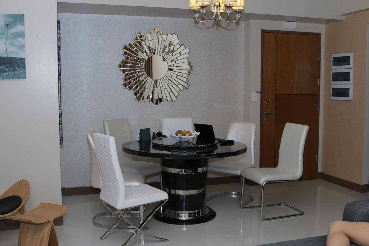 De Luxe 7Qrs Apartment Manila Exterior photo