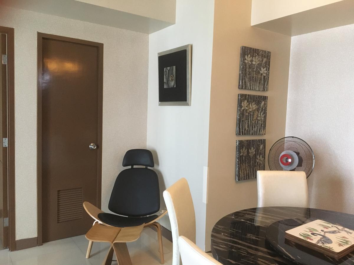 De Luxe 7Qrs Apartment Manila Exterior photo