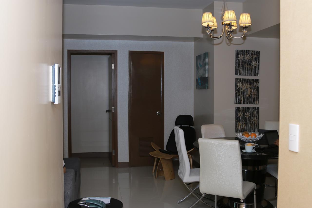 De Luxe 7Qrs Apartment Manila Exterior photo